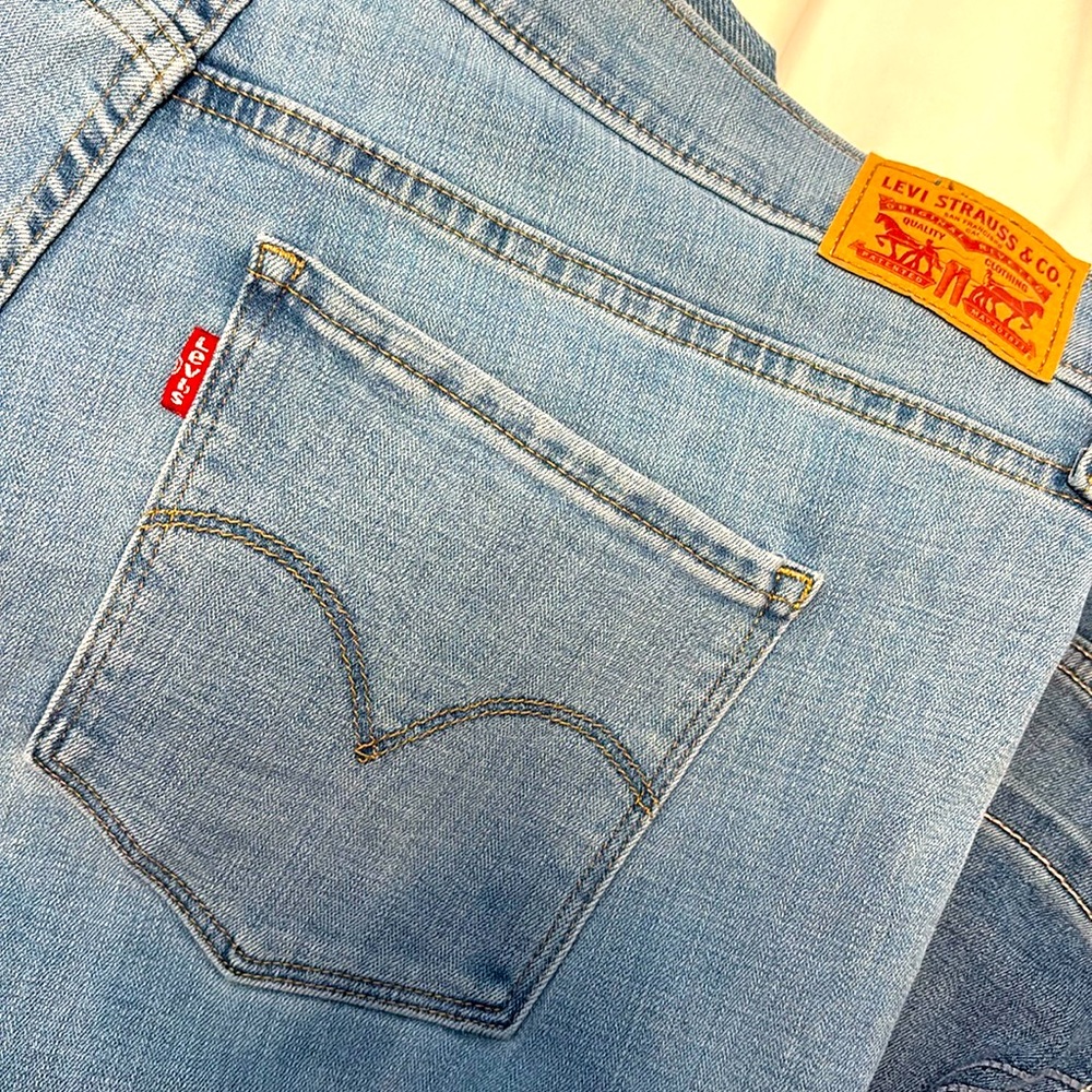 Levi’s 311 SHAPING SKINNY WOMEN'S JEANS W33 L32